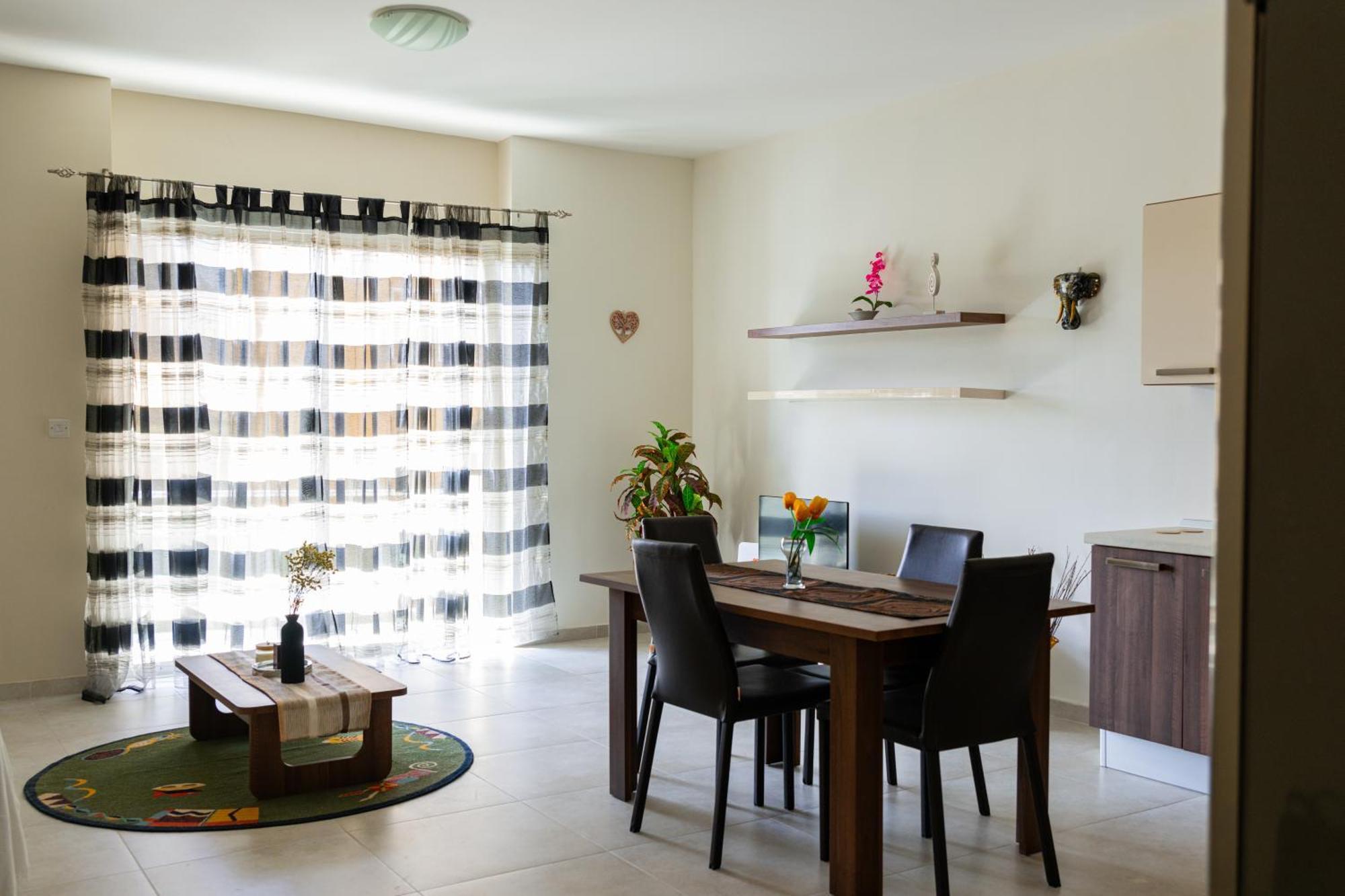 Your Quiet Retreat In Apartment